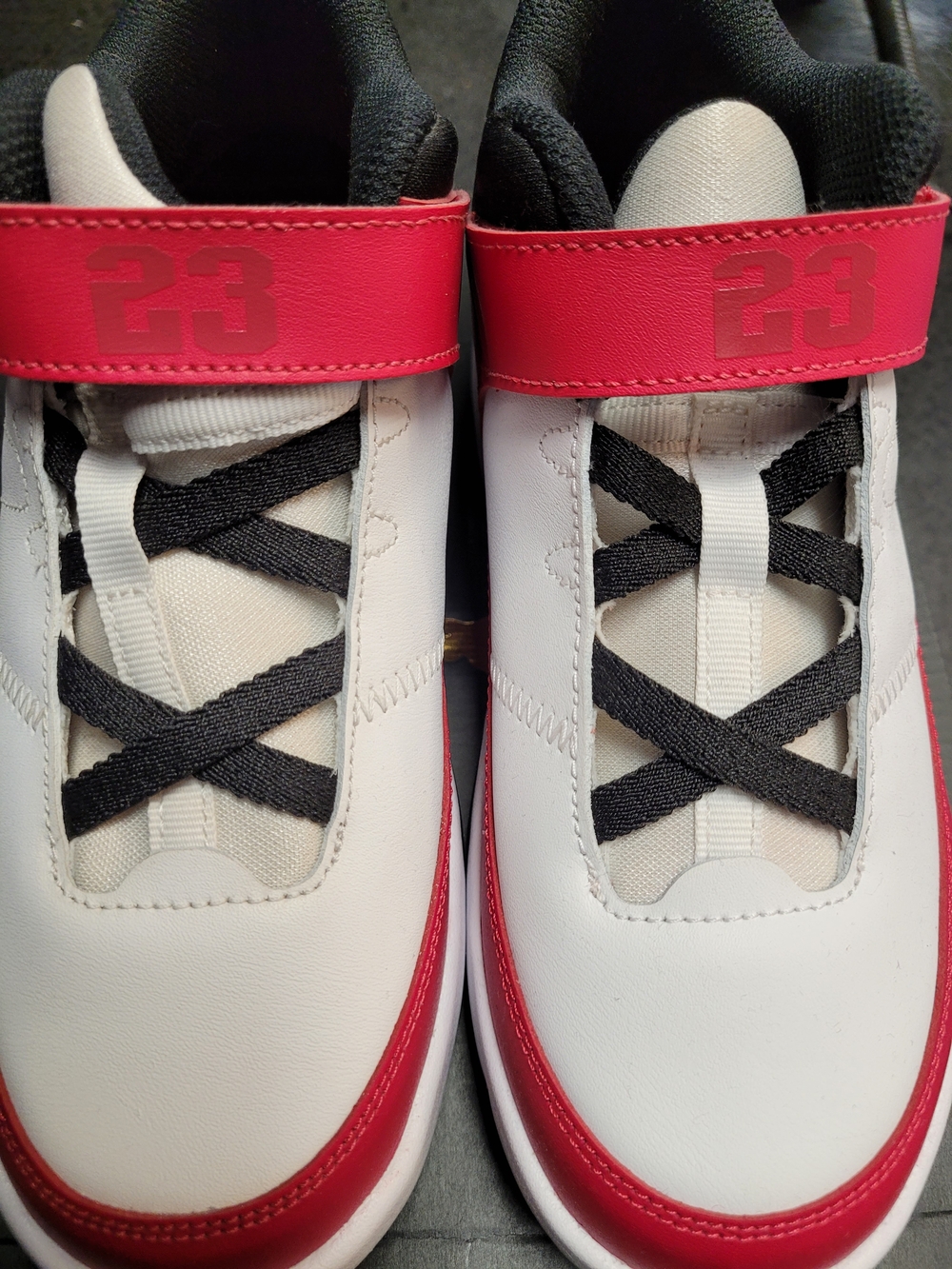 Jordan Max Aura 3 Kids Shoes - White / Very Berry / Black Display Item
